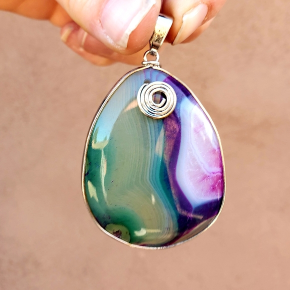 New Purple Green White Onyx Agate Teardrop Pendant - Picture 9 of 16